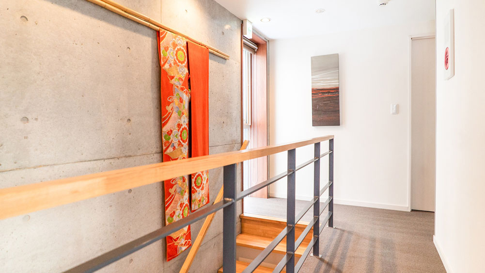 Yuuki Toride Chalet - Oriental Design Details by the Stairs